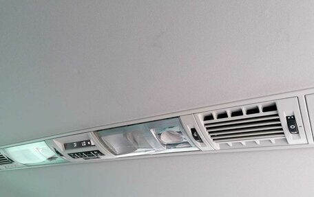 Volkswagen Caravelle T5, 2015 год, 2 500 000 рублей, 15 фотография