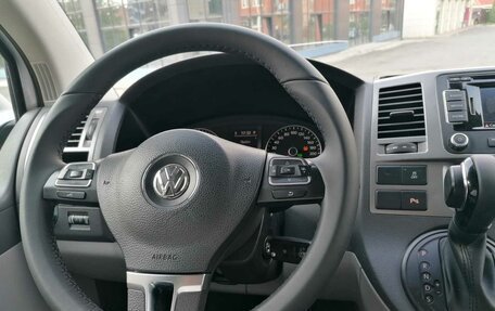 Volkswagen Caravelle T5, 2015 год, 2 500 000 рублей, 17 фотография