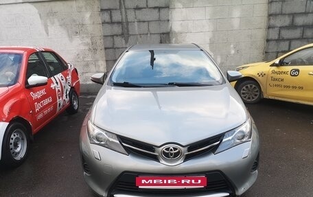 Toyota Auris II, 2014 год, 950 000 рублей, 3 фотография