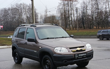Chevrolet Niva I рестайлинг, 2017 год, 700 000 рублей, 5 фотография