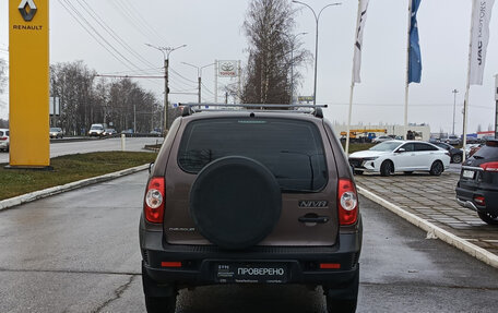 Chevrolet Niva I рестайлинг, 2017 год, 700 000 рублей, 10 фотография