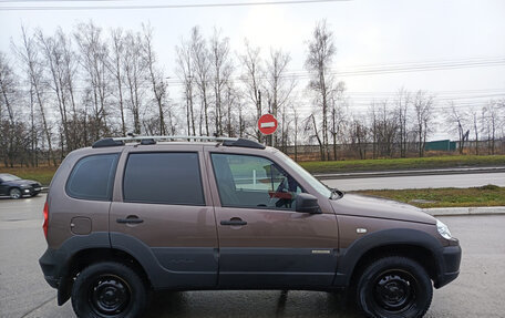 Chevrolet Niva I рестайлинг, 2017 год, 700 000 рублей, 8 фотография