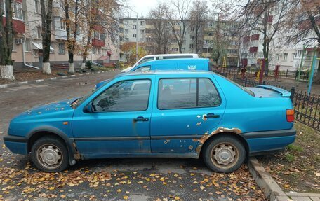 Volkswagen Vento, 1993 год, 180 000 рублей, 2 фотография