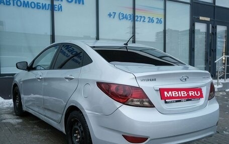 Hyundai Solaris II рестайлинг, 2011 год, 670 000 рублей, 3 фотография