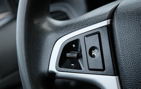 Hyundai Solaris II рестайлинг, 2011 год, 670 000 рублей, 14 фотография