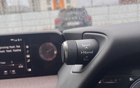 Lexus UX I, 2019 год, 3 040 000 рублей, 32 фотография