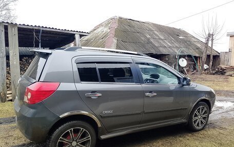 Geely MK Cross I, 2012 год, 295 000 рублей, 2 фотография