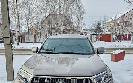Toyota Land Cruiser Prado 150 рестайлинг 2, 2020 год, 7 226 000 рублей, 5 фотография