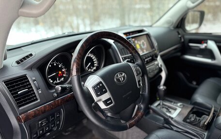 Toyota Land Cruiser 200, 2013 год, 4 370 000 рублей, 2 фотография