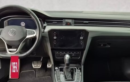 Volkswagen Passat B8 рестайлинг, 2019 год, 4 300 000 рублей, 5 фотография