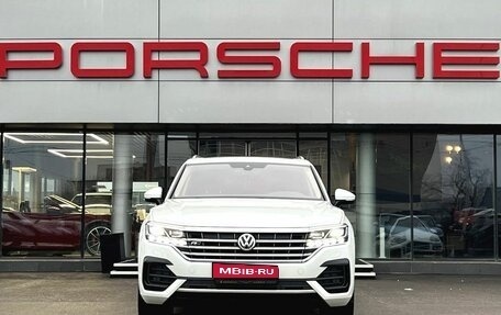 Volkswagen Touareg III, 2018 год, 4 790 000 рублей, 5 фотография