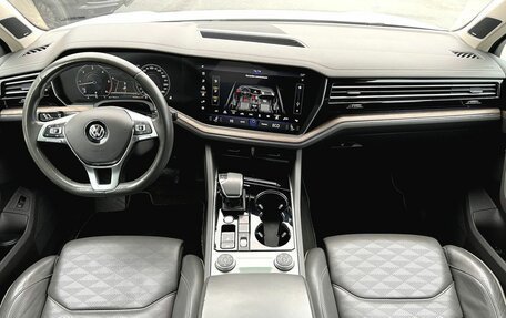 Volkswagen Touareg III, 2018 год, 4 790 000 рублей, 40 фотография