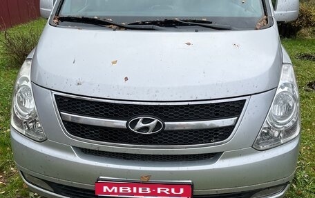 Hyundai Grand Starex Grand Starex I рестайлинг 2, 2010 год, 1 380 000 рублей, 2 фотография