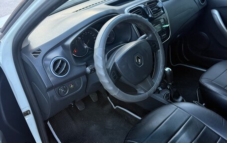 Renault Logan II, 2017 год, 450 000 рублей, 5 фотография