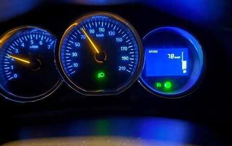 Renault Logan II, 2017 год, 450 000 рублей, 8 фотография