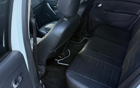 Renault Logan II, 2017 год, 450 000 рублей, 7 фотография