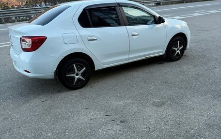 Renault Logan II, 2017 год, 450 000 рублей, 4 фотография