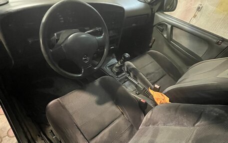 Opel Omega A, 1988 год, 85 000 рублей, 5 фотография