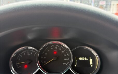 Renault Logan II, 2019 год, 880 000 рублей, 10 фотография