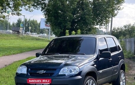 Chevrolet Niva I рестайлинг, 2011 год, 385 000 рублей, 2 фотография