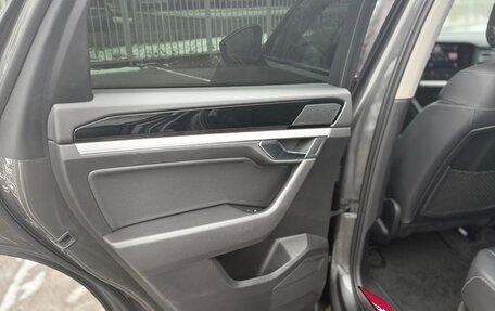 Volkswagen Touareg III, 2020 год, 4 700 000 рублей, 13 фотография