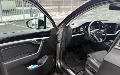 Volkswagen Touareg III, 2020 год, 4 700 000 рублей, 17 фотография