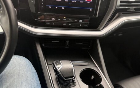 Volkswagen Touareg III, 2020 год, 4 700 000 рублей, 21 фотография