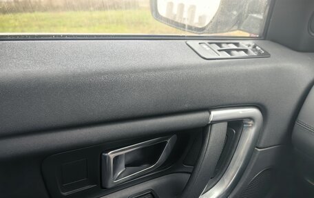 Land Rover Discovery Sport I рестайлинг, 2017 год, 2 390 000 рублей, 32 фотография