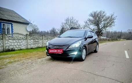 Hyundai Solaris II рестайлинг, 2015 год, 1 100 000 рублей, 3 фотография