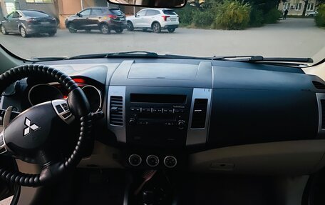 Mitsubishi Outlander III рестайлинг 3, 2008 год, 750 000 рублей, 2 фотография