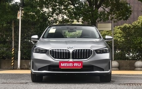 BMW 5 серия, 2025 год, 6 950 000 рублей, 8 фотография