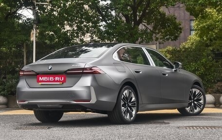 BMW 5 серия, 2025 год, 6 950 000 рублей, 5 фотография