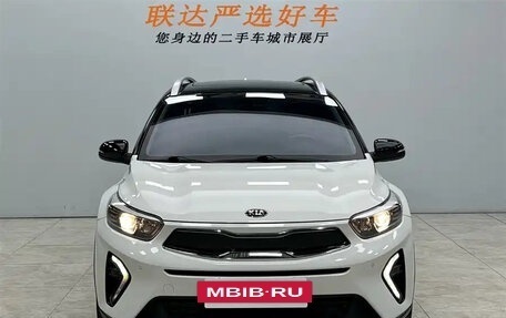 KIA Stonic, 2022 год, 1 400 855 рублей, 2 фотография