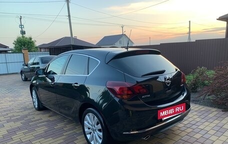 Opel Astra J, 2014 год, 1 100 000 рублей, 2 фотография