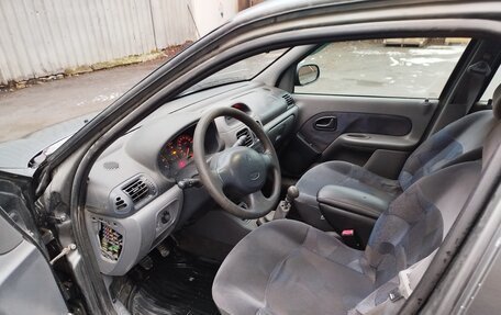 Renault Clio III, 2001 год, 200 000 рублей, 8 фотография