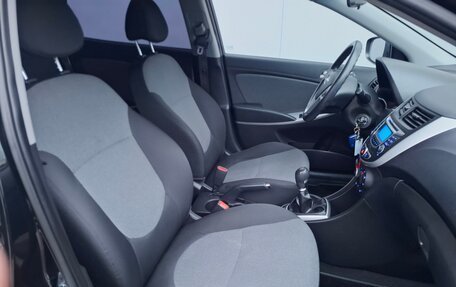 Hyundai Solaris II рестайлинг, 2013 год, 1 060 000 рублей, 12 фотография