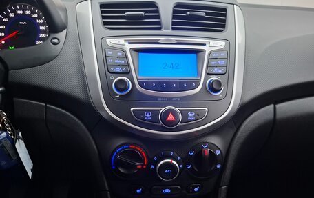 Hyundai Solaris II рестайлинг, 2013 год, 1 060 000 рублей, 16 фотография