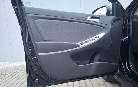 Hyundai Solaris II рестайлинг, 2013 год, 1 060 000 рублей, 18 фотография