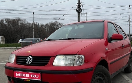 Volkswagen Polo III рестайлинг, 2000 год, 299 000 рублей, 1 фотография