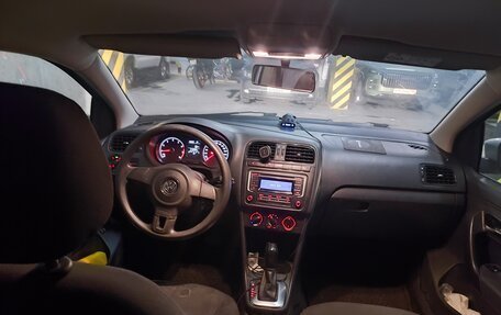 Volkswagen Polo VI (EU Market), 2015 год, 750 000 рублей, 3 фотография