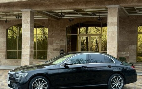 Mercedes-Benz E-Класс, 2021 год, 4 200 000 рублей, 3 фотография