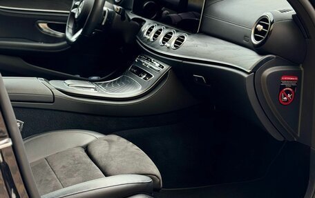 Mercedes-Benz E-Класс, 2021 год, 4 200 000 рублей, 7 фотография