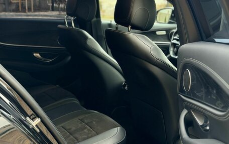 Mercedes-Benz E-Класс, 2021 год, 4 200 000 рублей, 8 фотография