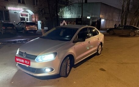 Volkswagen Polo VI (EU Market), 2013 год, 700 000 рублей, 2 фотография