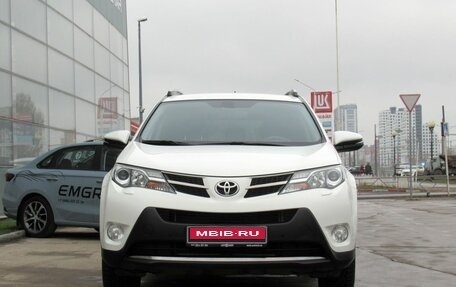 Toyota RAV4, 2014 год, 1 950 000 рублей, 2 фотография