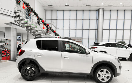 Renault Sandero II рестайлинг, 2015 год, 850 000 рублей, 5 фотография