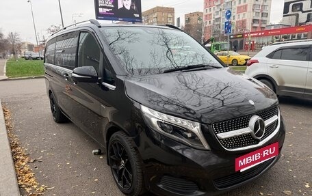 Mercedes-Benz V-Класс, 2015 год, 3 500 000 рублей, 3 фотография