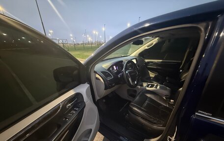 Chrysler Voyager IV, 2012 год, 1 600 000 рублей, 9 фотография