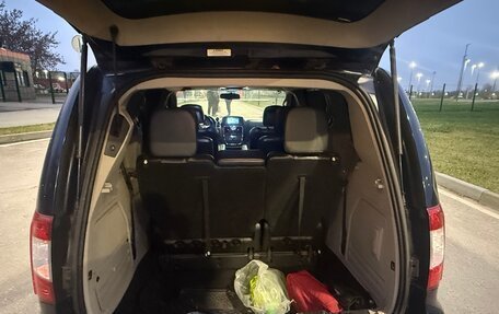 Chrysler Voyager IV, 2012 год, 1 600 000 рублей, 8 фотография