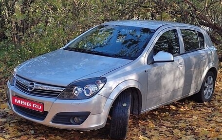 Opel Astra H, 2013 год, 550 000 рублей, 1 фотография